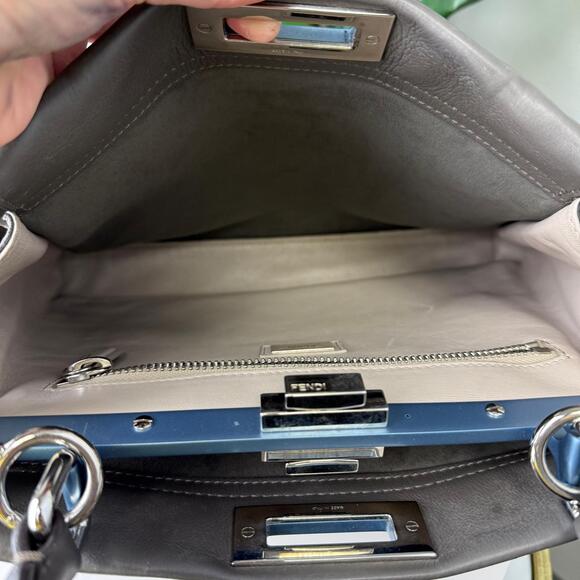 💎✨Authentic FENDI Vitello Seta Shiny Nappa Medium Peekaboo Icon Shoulder Bag - Picture 3 of 6